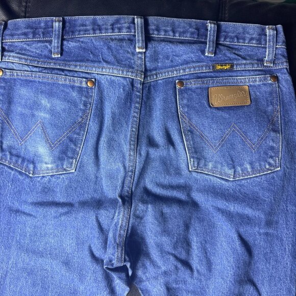 Wrangler Men's Straight Leg Jeans Blue Denim Faded Flat Front 5-Pocket 38x33 - Picture 5 of 16
